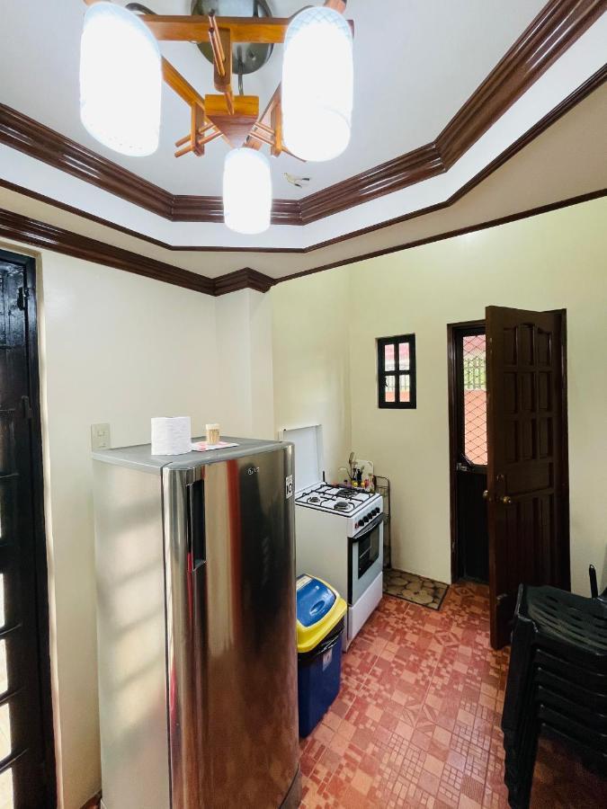 Resthouse Fully Airconditioned W/ Private Parking Villa Tuguegarao City Luaran gambar