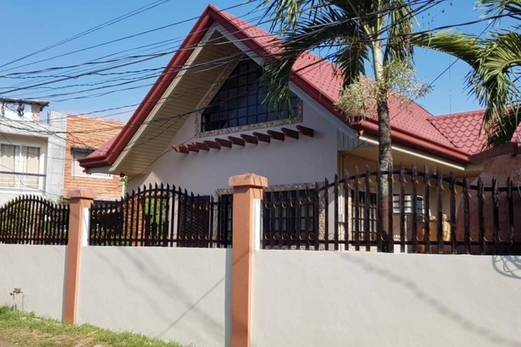 Resthouse Fully Airconditioned W/ Private Parking Villa Tuguegarao City Luaran gambar